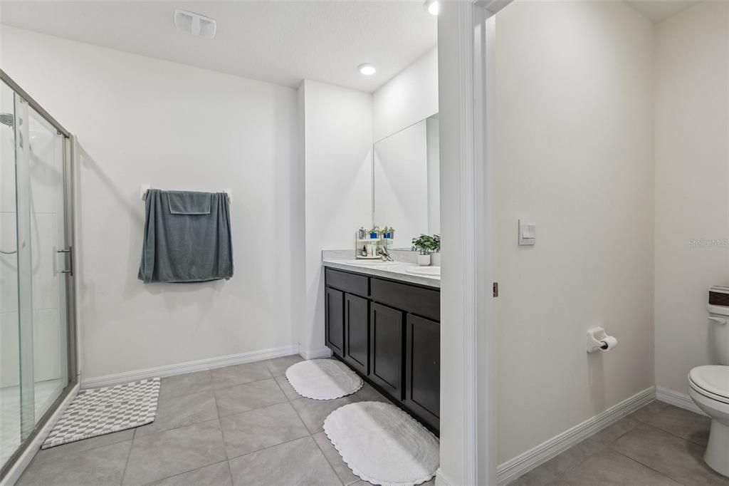 En Venta: $475,000 (5 camas, 3 baños, 2447 Pies cuadrados)
