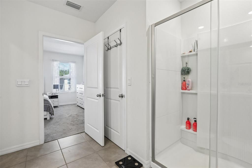 En Venta: $475,000 (5 camas, 3 baños, 2447 Pies cuadrados)