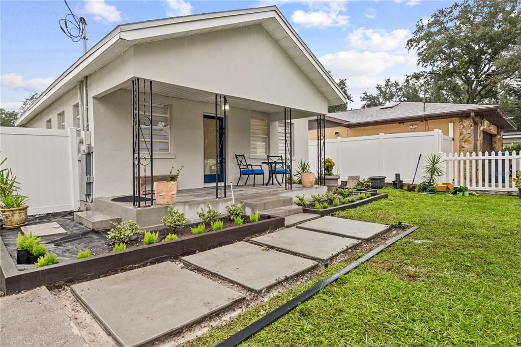 В аренду: $2,250 (2 спален, 1 ванн, 825 Квадратных фут)