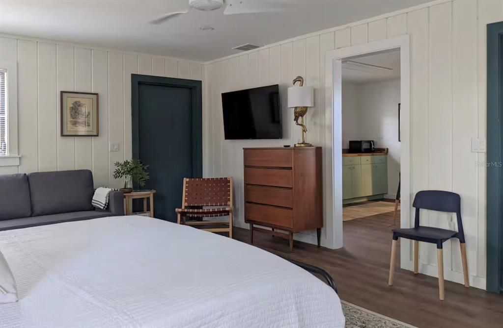 En Venta: $655,000 (1 camas, 0 baños, 1696 Pies cuadrados)