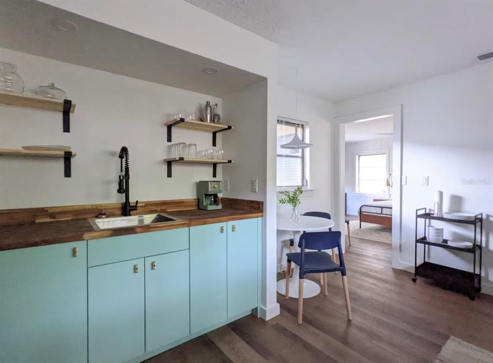 En Venta: $655,000 (1 camas, 0 baños, 1696 Pies cuadrados)
