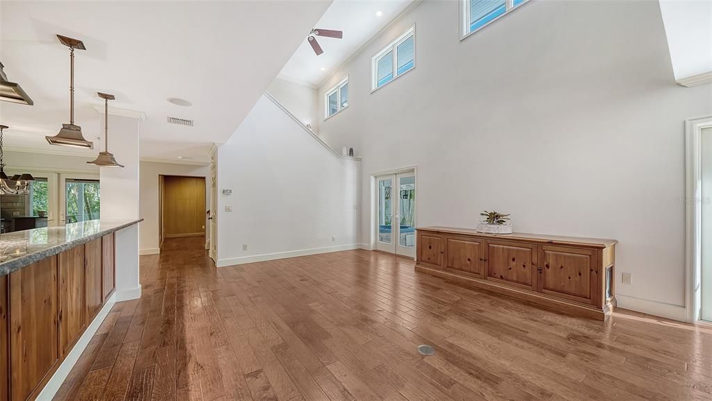 En Venta: $1,650,000 (3 camas, 2 baños, 2939 Pies cuadrados)