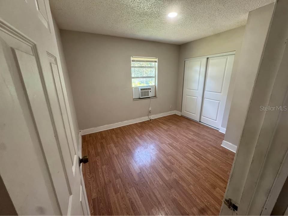 В аренду: $1,250 (2 спален, 1 ванн, 575 Квадратных фут)