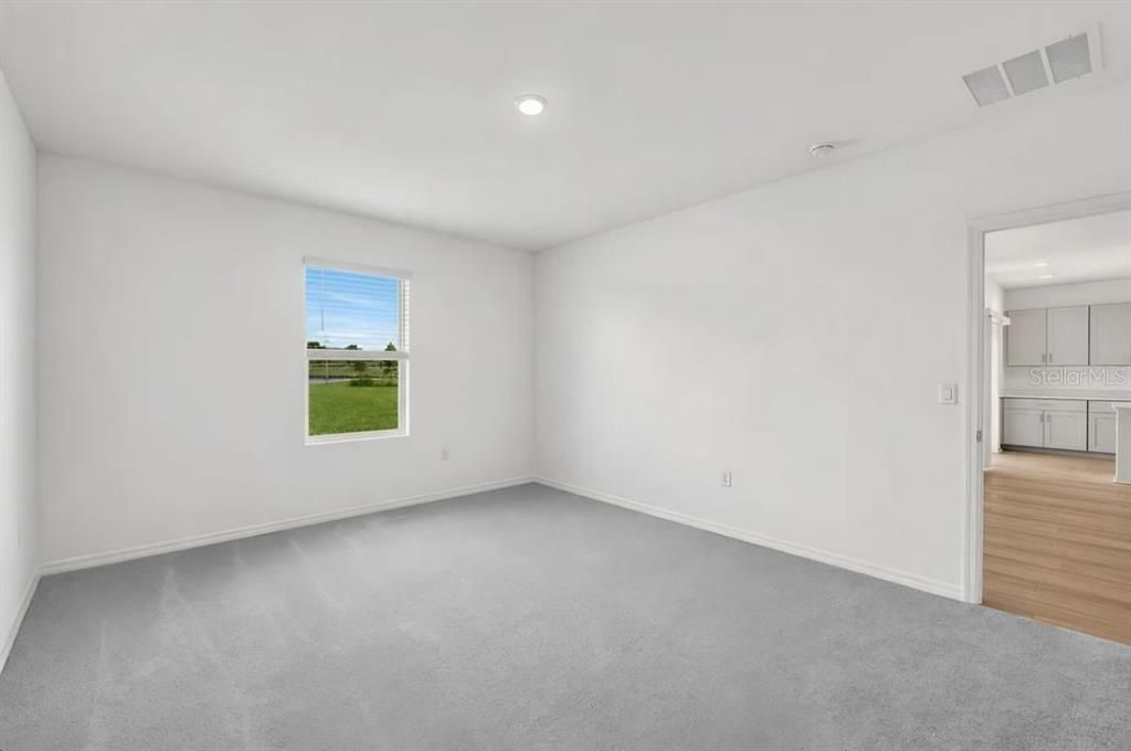 На продажу: $356,000 (4 спален, 2 ванн, 1813 Квадратных фут)