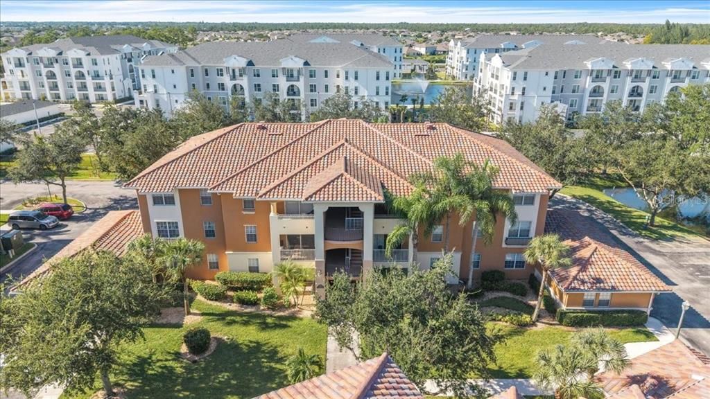 На продажу: $194,900 (2 спален, 2 ванн, 1270 Квадратных фут)
