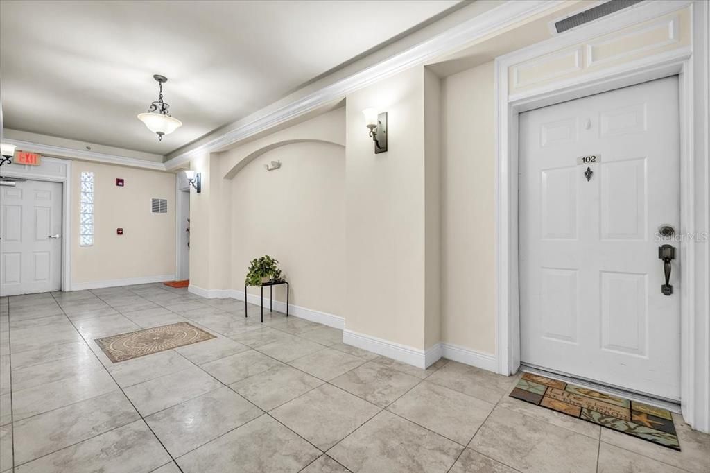 На продажу: $194,900 (2 спален, 2 ванн, 1270 Квадратных фут)