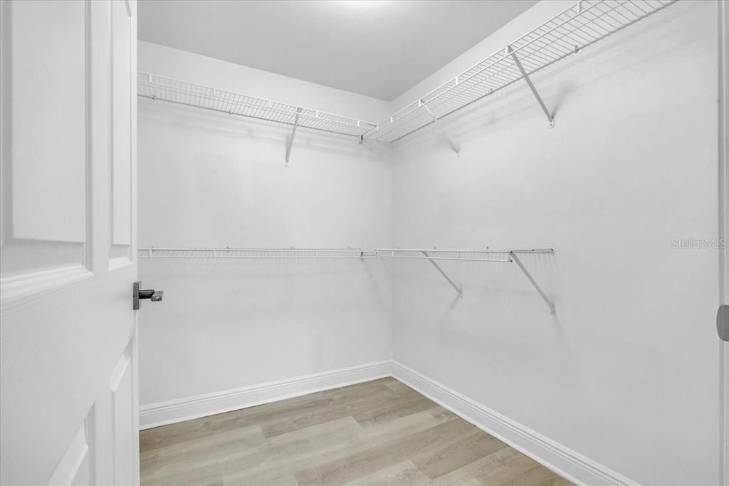 На продажу: $194,900 (2 спален, 2 ванн, 1270 Квадратных фут)