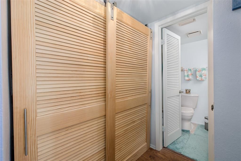 На продажу: $149,000 (2 спален, 2 ванн, 1056 Квадратных фут)