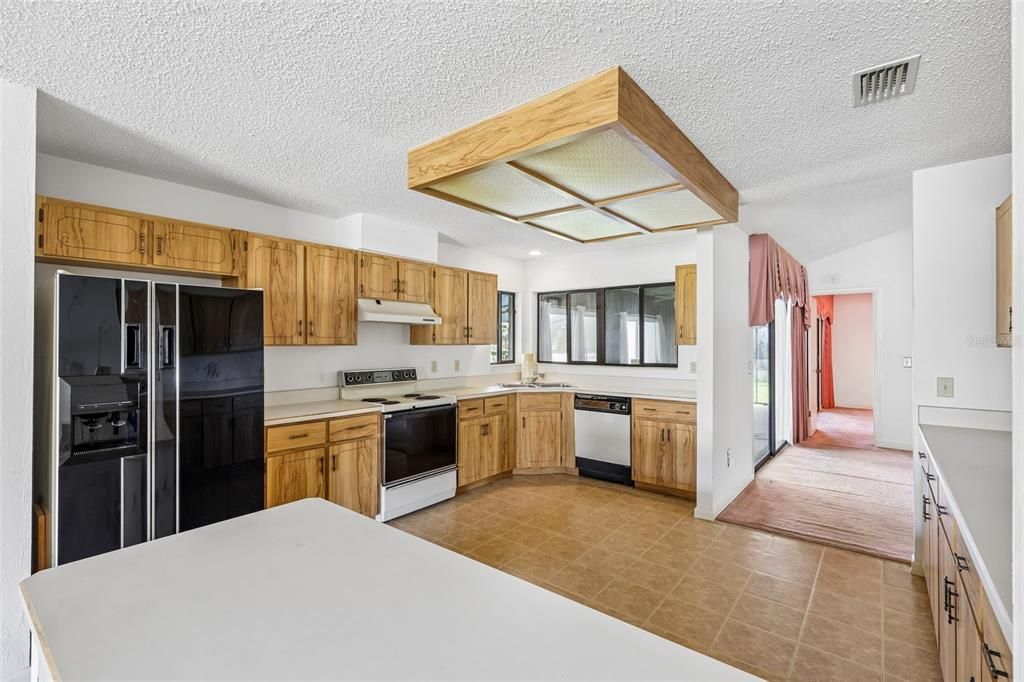 На продажу: $289,000 (4 спален, 2 ванн, 2356 Квадратных фут)