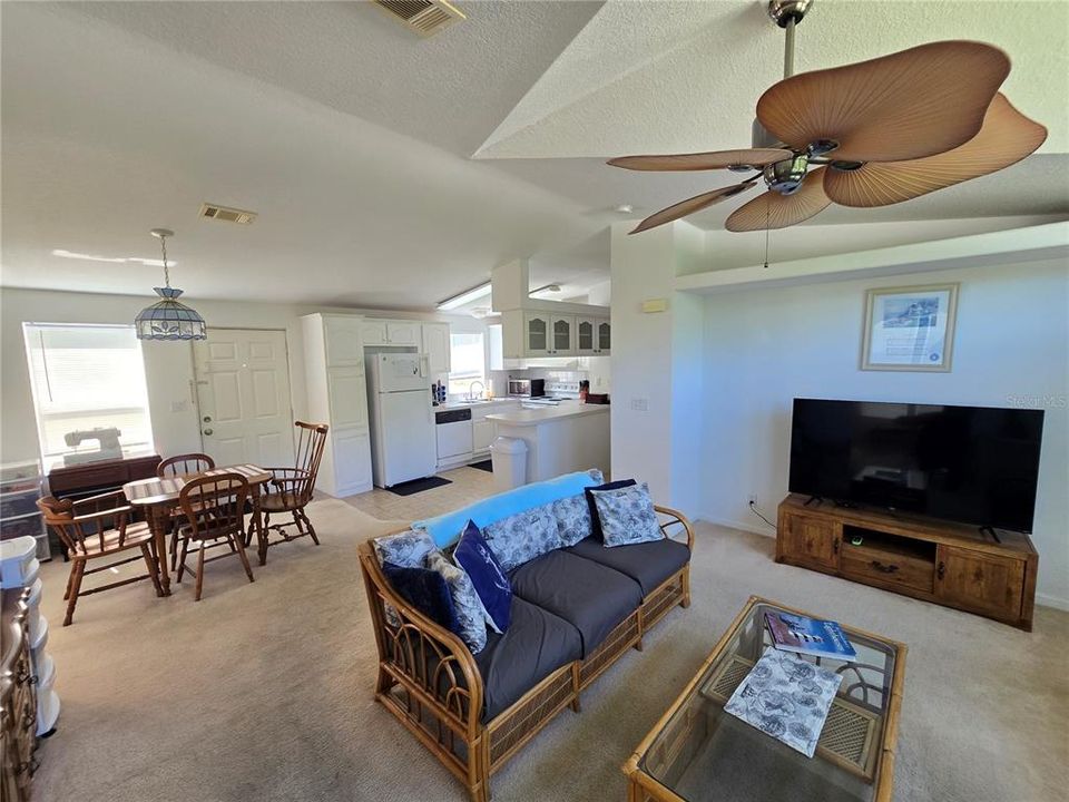 En Venta: $242,500 (2 camas, 2 baños, 1169 Pies cuadrados)