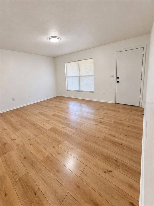 На продажу: $269,999 (2 спален, 2 ванн, 1826 Квадратных фут)