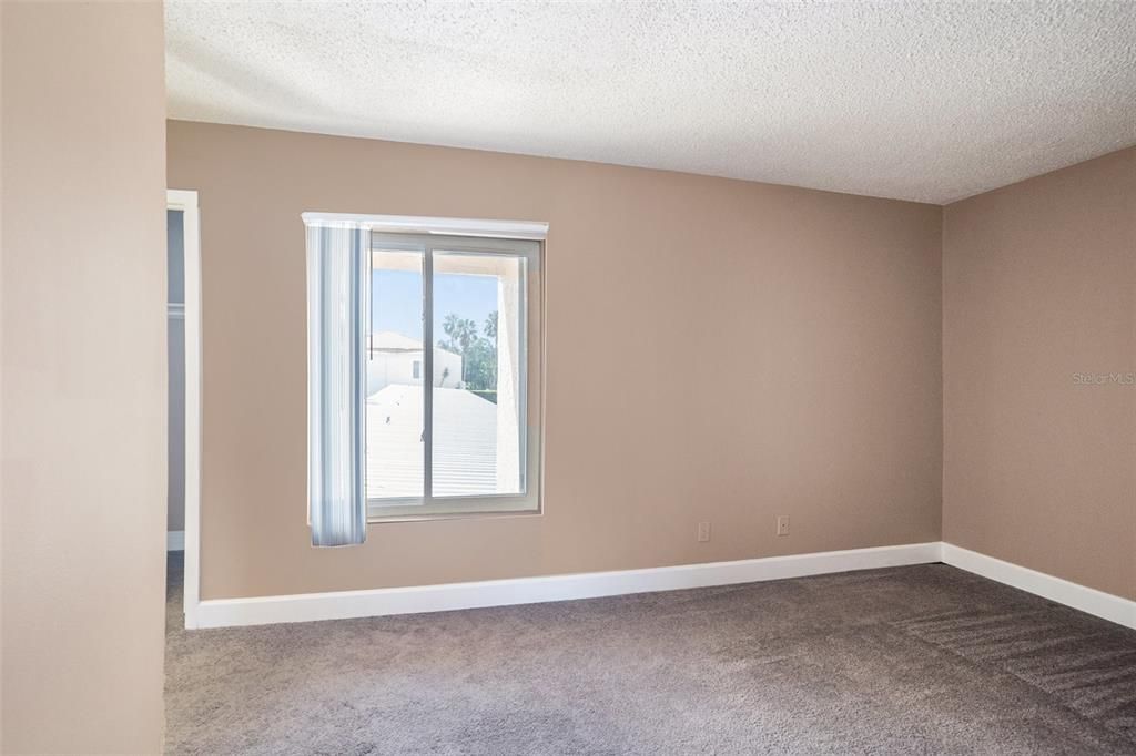 For Sale: $349,000 (2 beds, 1 baths, 1281 Square Feet)