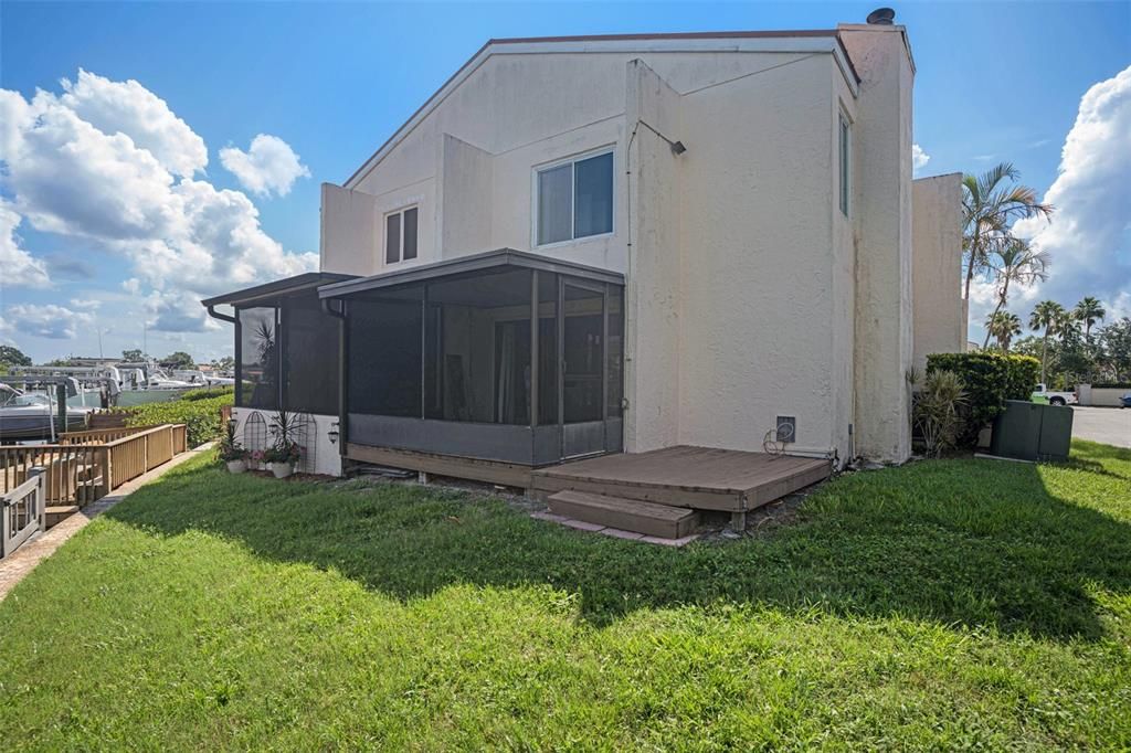 For Sale: $349,000 (2 beds, 1 baths, 1281 Square Feet)