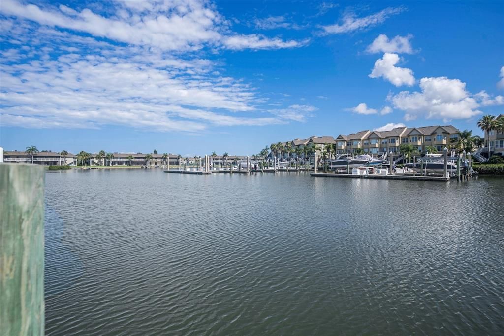 For Sale: $349,000 (2 beds, 1 baths, 1281 Square Feet)