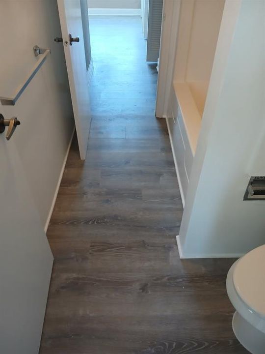 For Sale: $349,000 (2 beds, 1 baths, 1281 Square Feet)