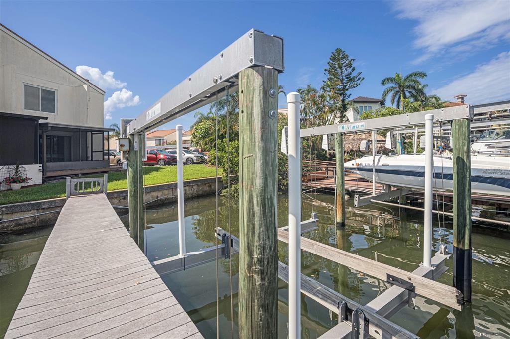 For Sale: $349,000 (2 beds, 1 baths, 1281 Square Feet)