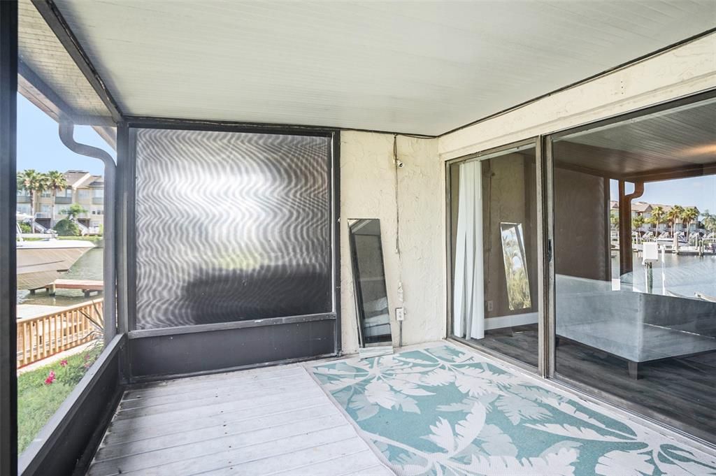 For Sale: $349,000 (2 beds, 1 baths, 1281 Square Feet)