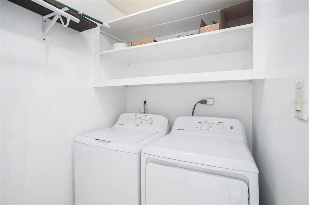 For Sale: $349,000 (2 beds, 1 baths, 1281 Square Feet)