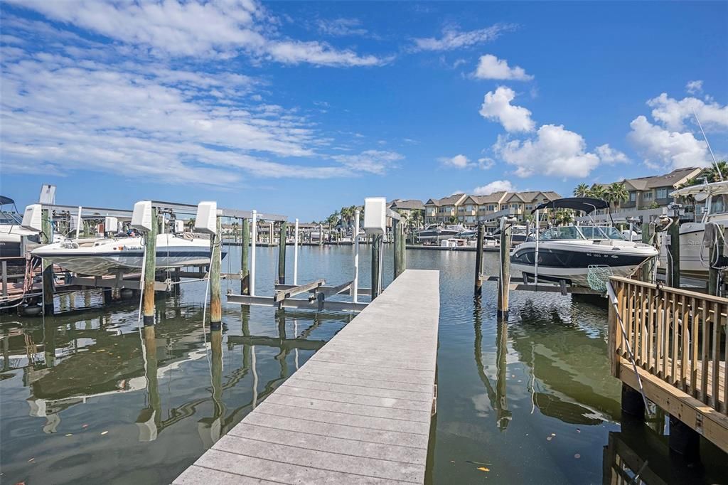 For Sale: $349,000 (2 beds, 1 baths, 1281 Square Feet)