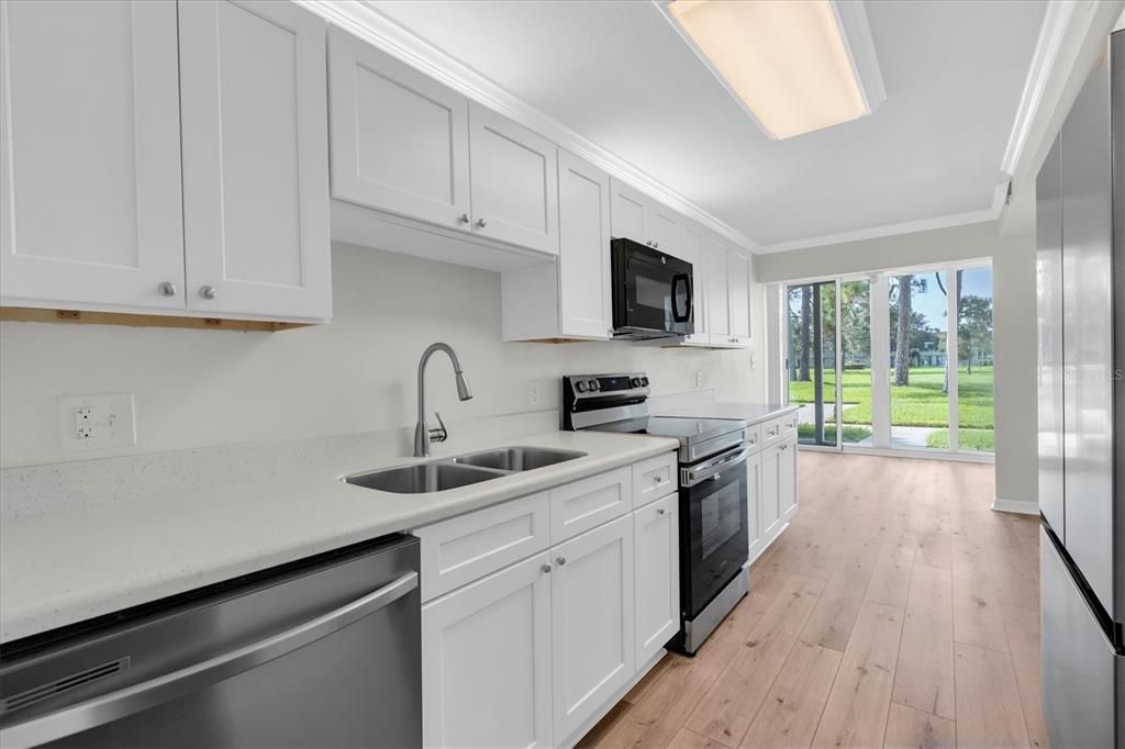 For Sale: $104,500 (1 beds, 1 baths, 925 Square Feet)