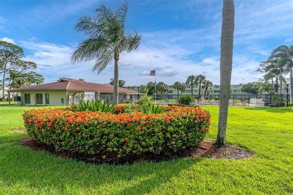 For Sale: $104,500 (1 beds, 1 baths, 925 Square Feet)
