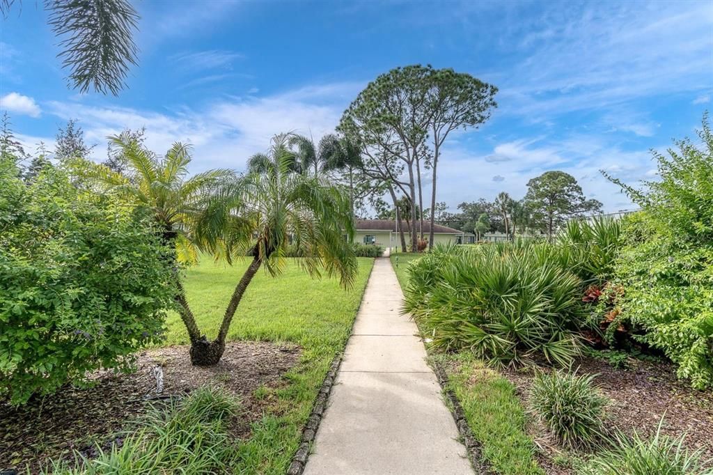 For Sale: $104,500 (1 beds, 1 baths, 925 Square Feet)