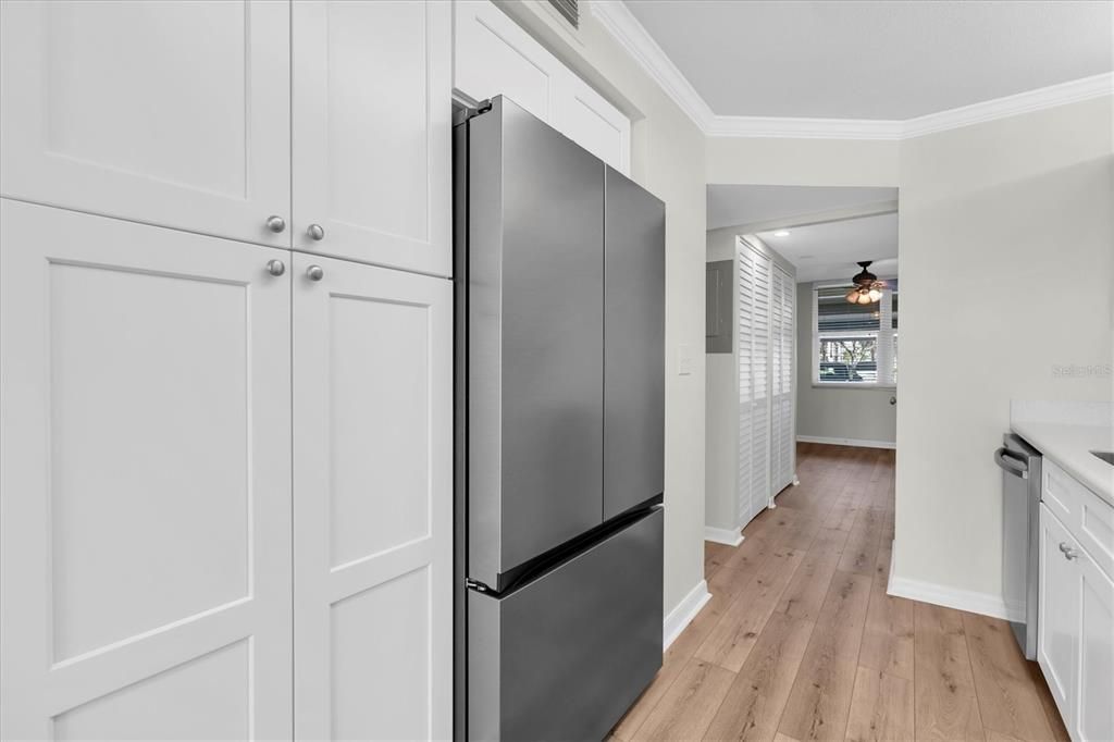 For Sale: $104,500 (1 beds, 1 baths, 925 Square Feet)