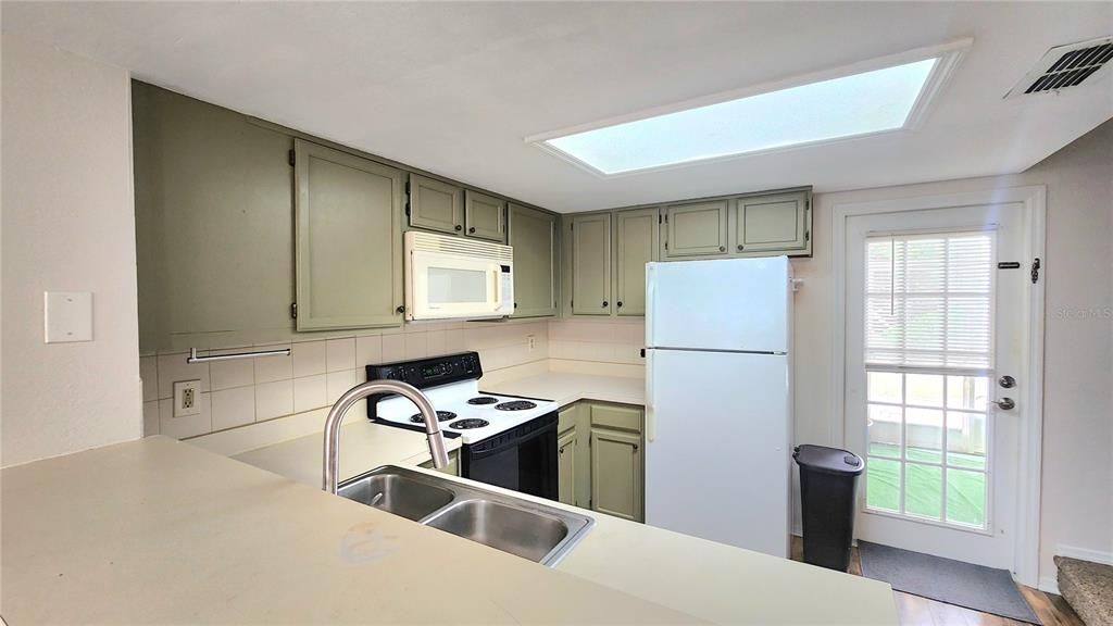 En Renta: $1,600 (2 camas, 1 baños, 886 Pies cuadrados)