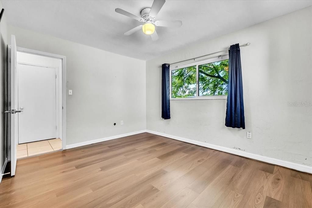 На продажу: $195,500 (3 спален, 1 ванн, 1193 Квадратных фут)