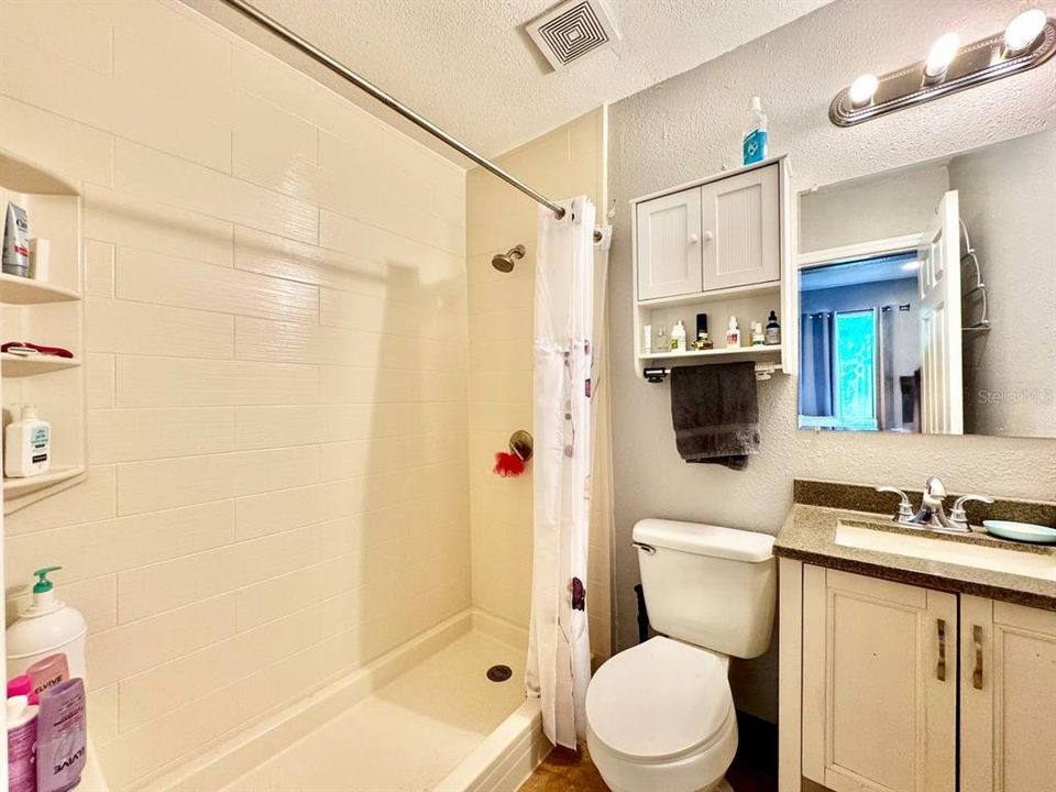 For Rent: $2,500 (3 beds, 2 baths, 1172 Square Feet)