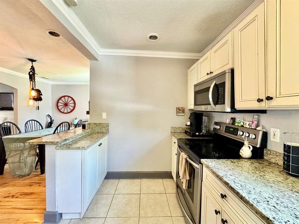For Rent: $2,500 (3 beds, 2 baths, 1172 Square Feet)