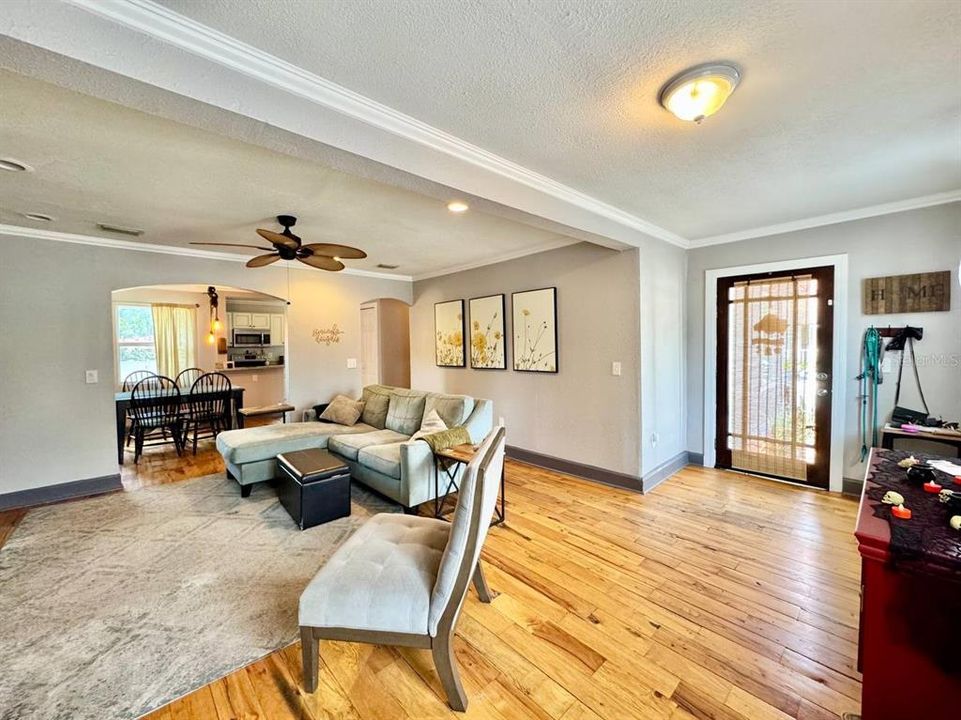 For Rent: $2,500 (3 beds, 2 baths, 1172 Square Feet)