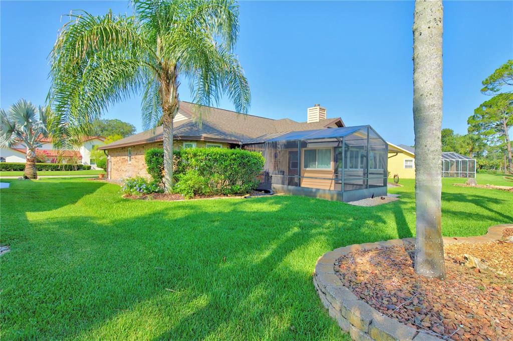 For Rent: $2,900 (3 beds, 2 baths, 1971 Square Feet)