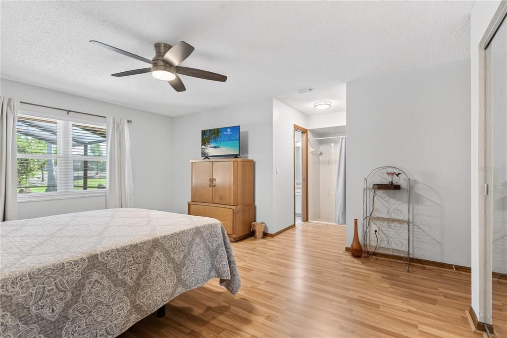 For Rent: $2,900 (3 beds, 2 baths, 1971 Square Feet)