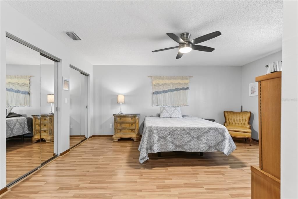 For Rent: $2,900 (3 beds, 2 baths, 1971 Square Feet)