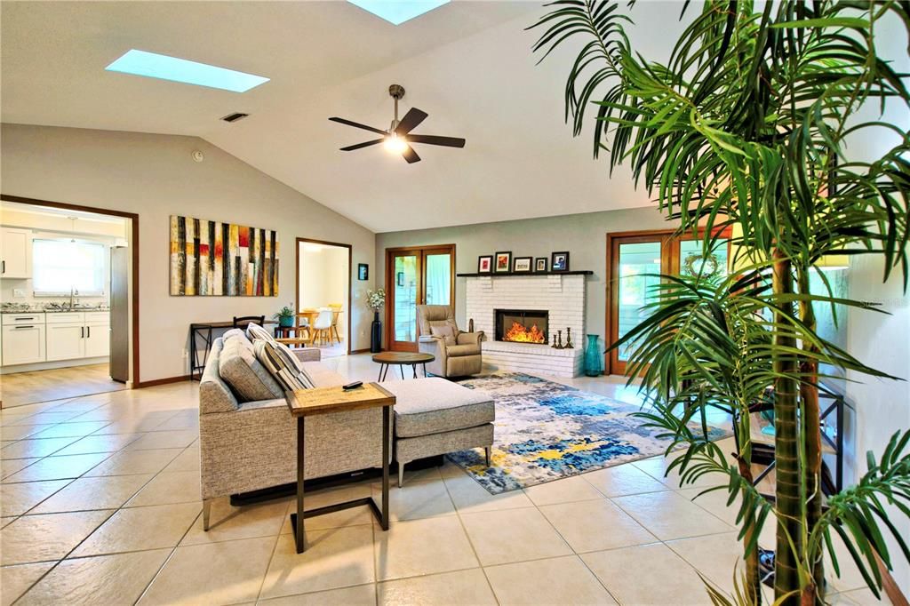 For Rent: $2,900 (3 beds, 2 baths, 1971 Square Feet)