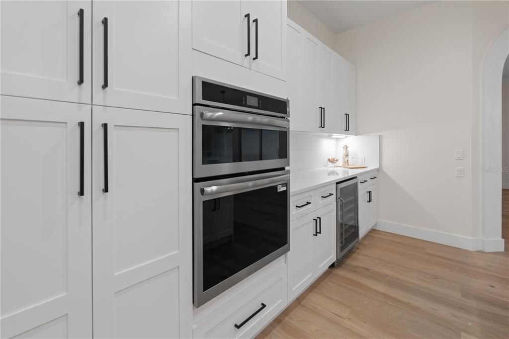 En Venta: $824,900 (4 camas, 3 baños, 2296 Pies cuadrados)