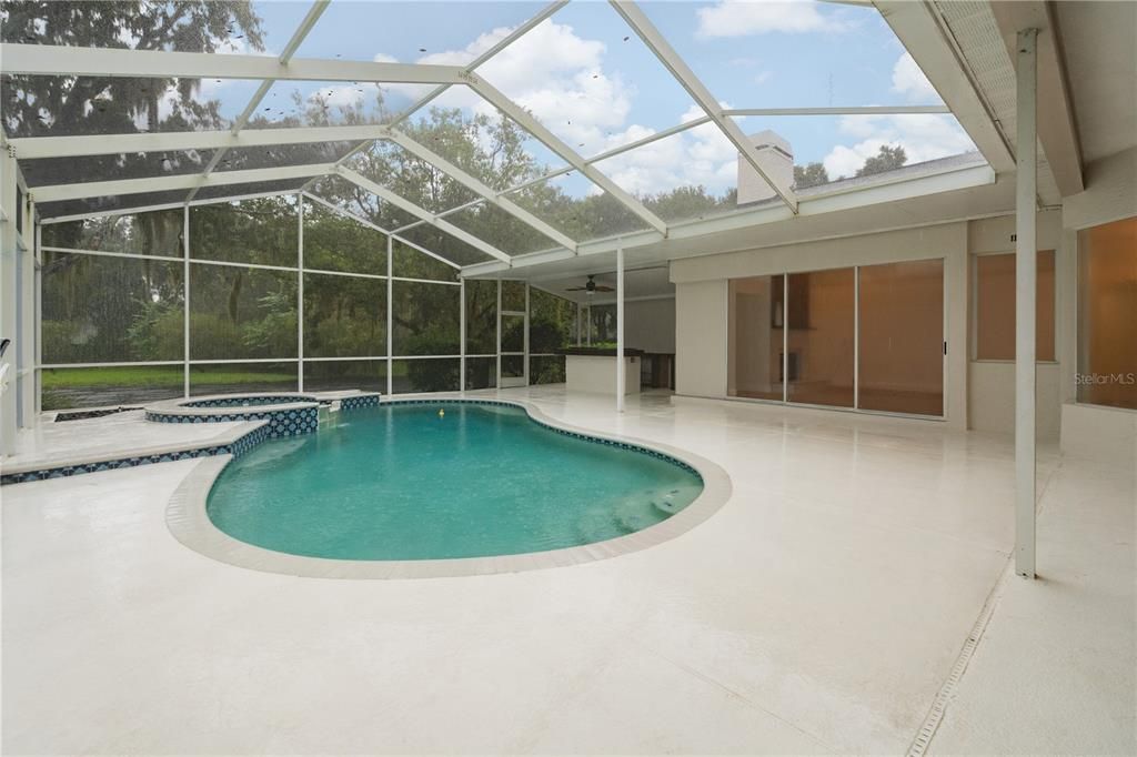 En Venta: $824,900 (4 camas, 3 baños, 2296 Pies cuadrados)