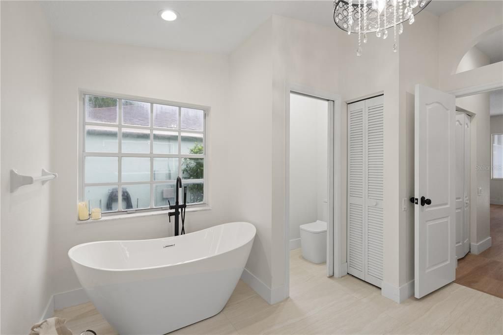 En Venta: $824,900 (4 camas, 3 baños, 2296 Pies cuadrados)