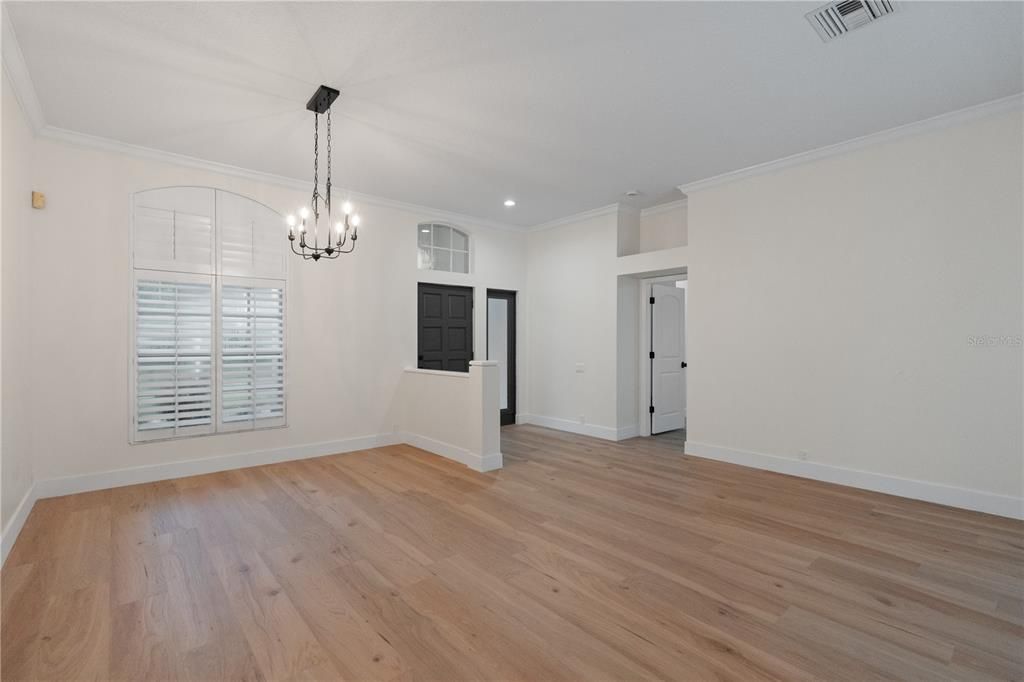 En Venta: $824,900 (4 camas, 3 baños, 2296 Pies cuadrados)