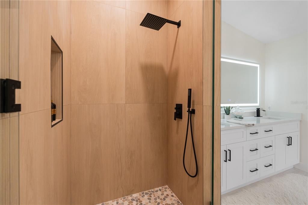 En Venta: $824,900 (4 camas, 3 baños, 2296 Pies cuadrados)