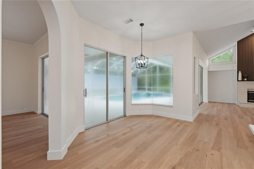 En Venta: $824,900 (4 camas, 3 baños, 2296 Pies cuadrados)