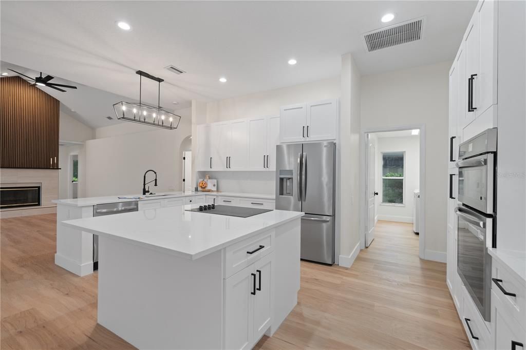 En Venta: $824,900 (4 camas, 3 baños, 2296 Pies cuadrados)