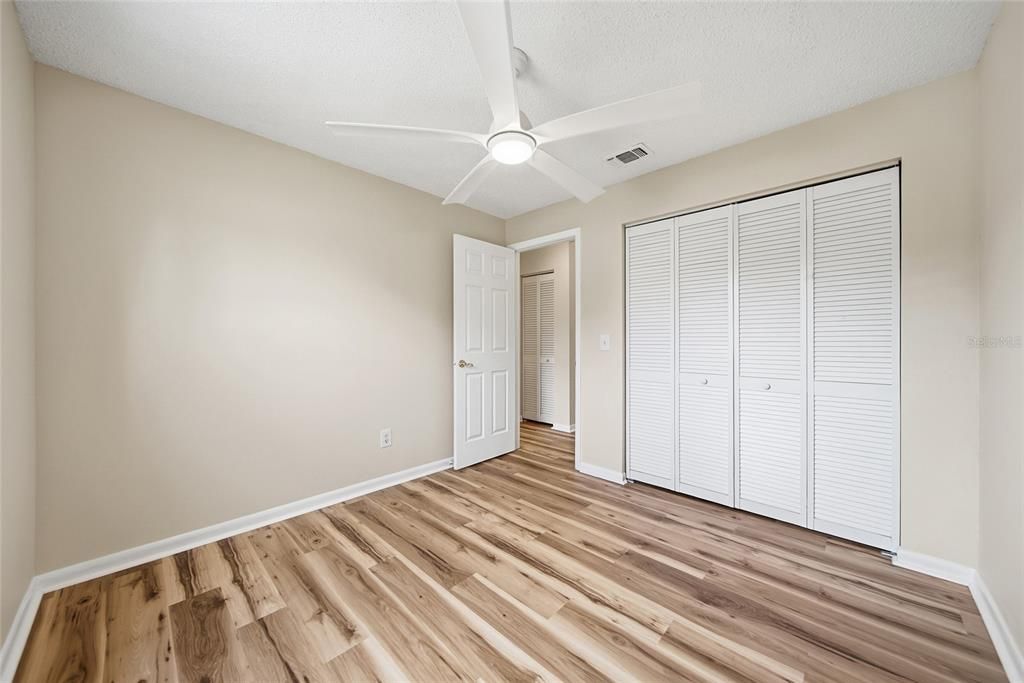 Activo con contrato: $415,000 (4 camas, 2 baños, 1752 Pies cuadrados)