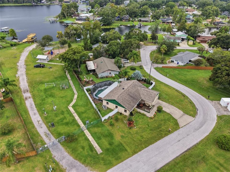 Activo con contrato: $415,000 (4 camas, 2 baños, 1752 Pies cuadrados)