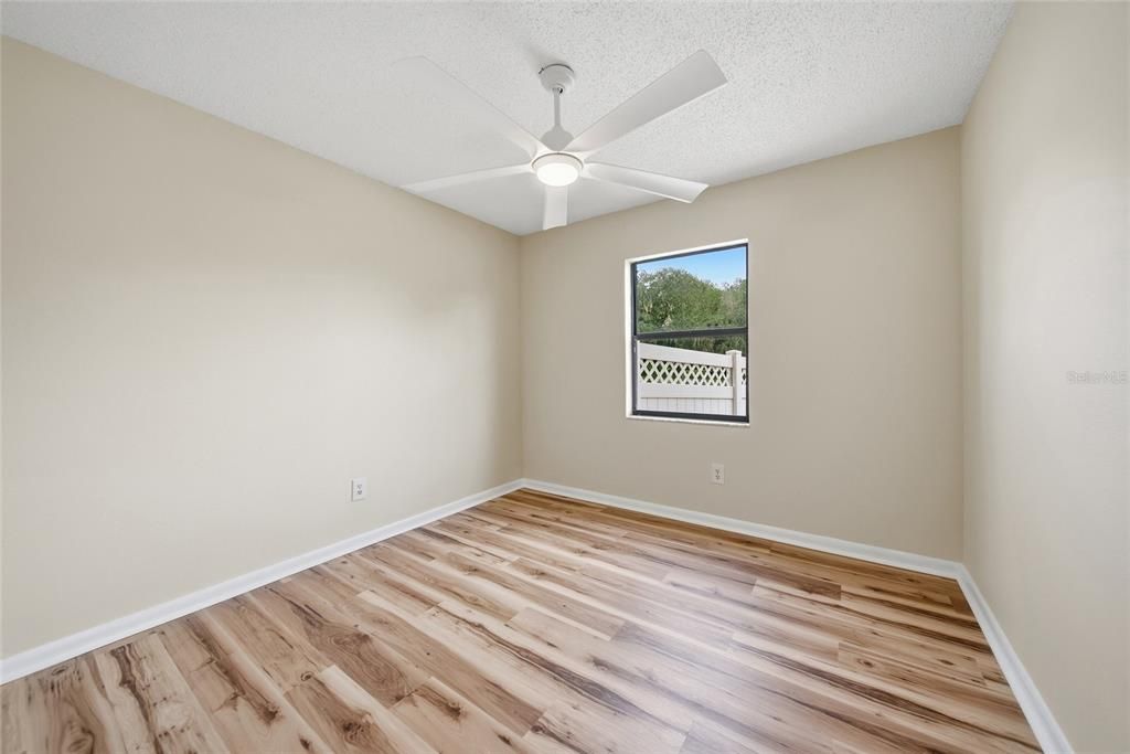 Activo con contrato: $415,000 (4 camas, 2 baños, 1752 Pies cuadrados)