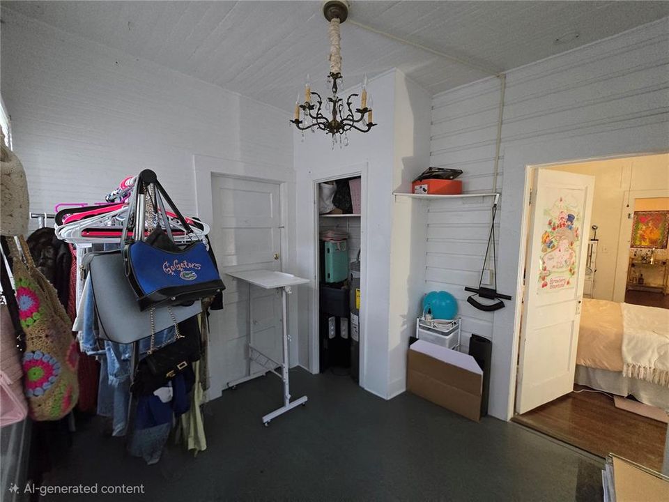 For Sale: $399,900 (2 beds, 1 baths, 1035 Square Feet)