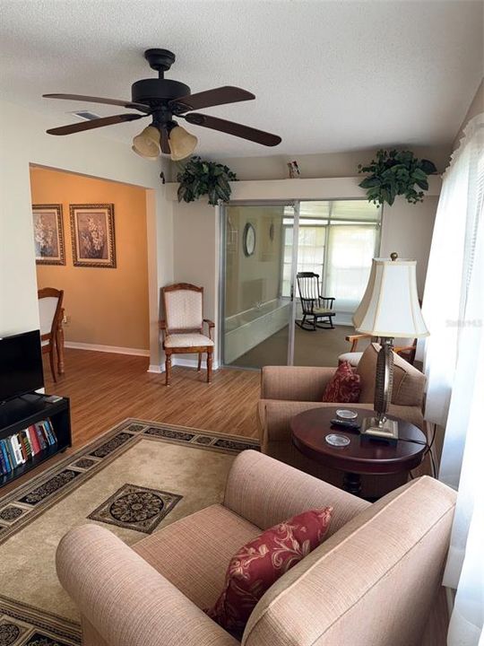 For Sale: $250,000 (2 beds, 2 baths, 1226 Square Feet)