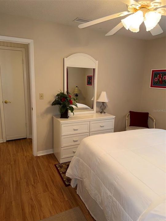 For Sale: $250,000 (2 beds, 2 baths, 1226 Square Feet)