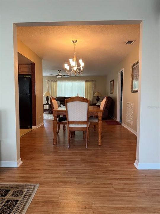 For Sale: $250,000 (2 beds, 2 baths, 1226 Square Feet)